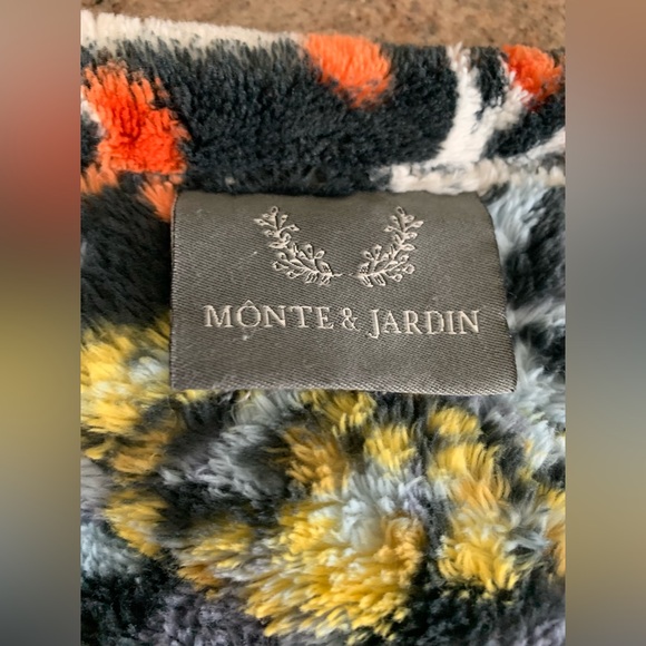 Monte & Jardin Ultra Plush Floral Throw Fleece Flower Blanket 60"x70” Warm Cozy - Picture 3 of 16